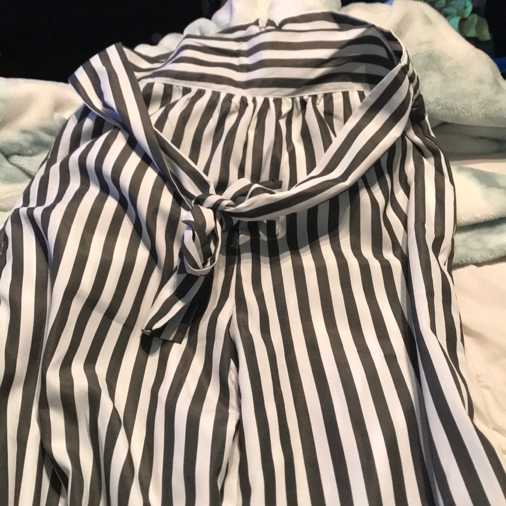 Brand new striped flowy pants😍